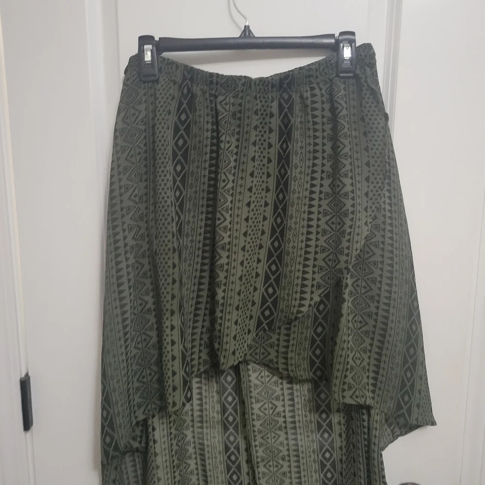 Inis Tribal Geometric High-Low Asymmetrical Skirt Dark Green and Black - Picture 2 of 10